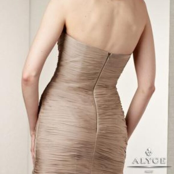 Taupe Chiffon Mother of the Bride/Groom Dress - Picture 3 of 6